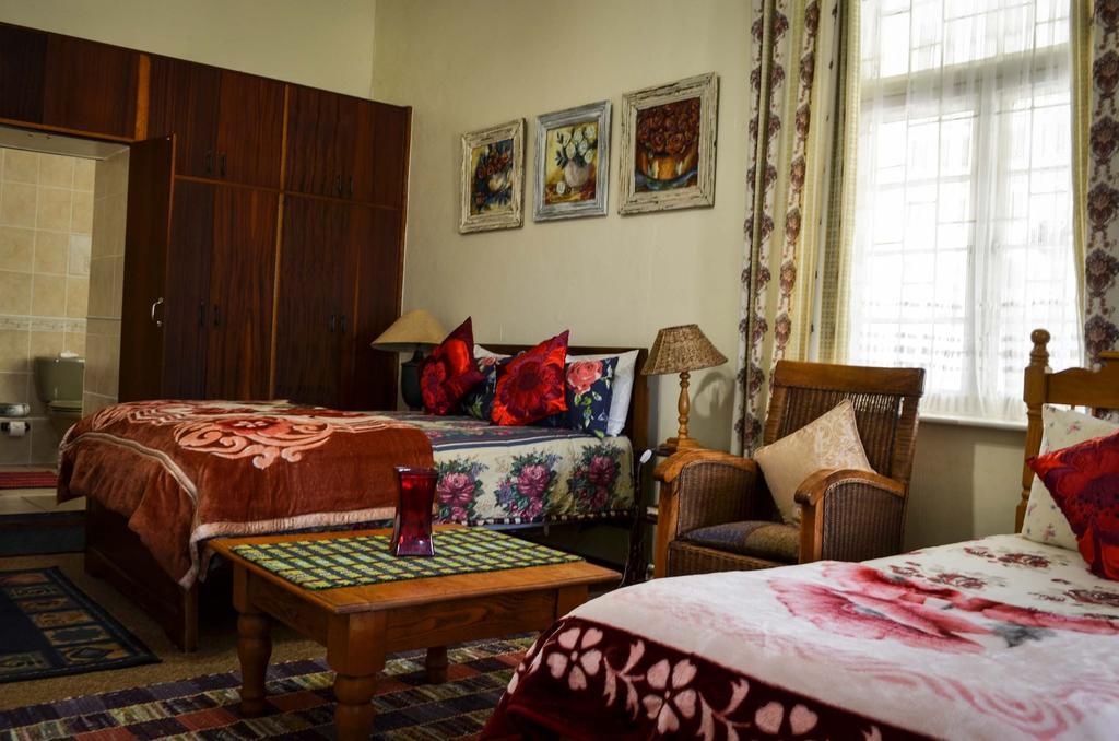 Petra'S Country Guesthouse Vryheid Ruang foto